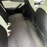 Tesla, banquette arrière