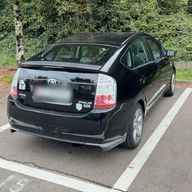Toyota noire, vue arrière